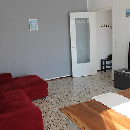 Luckylake Apartman Pella